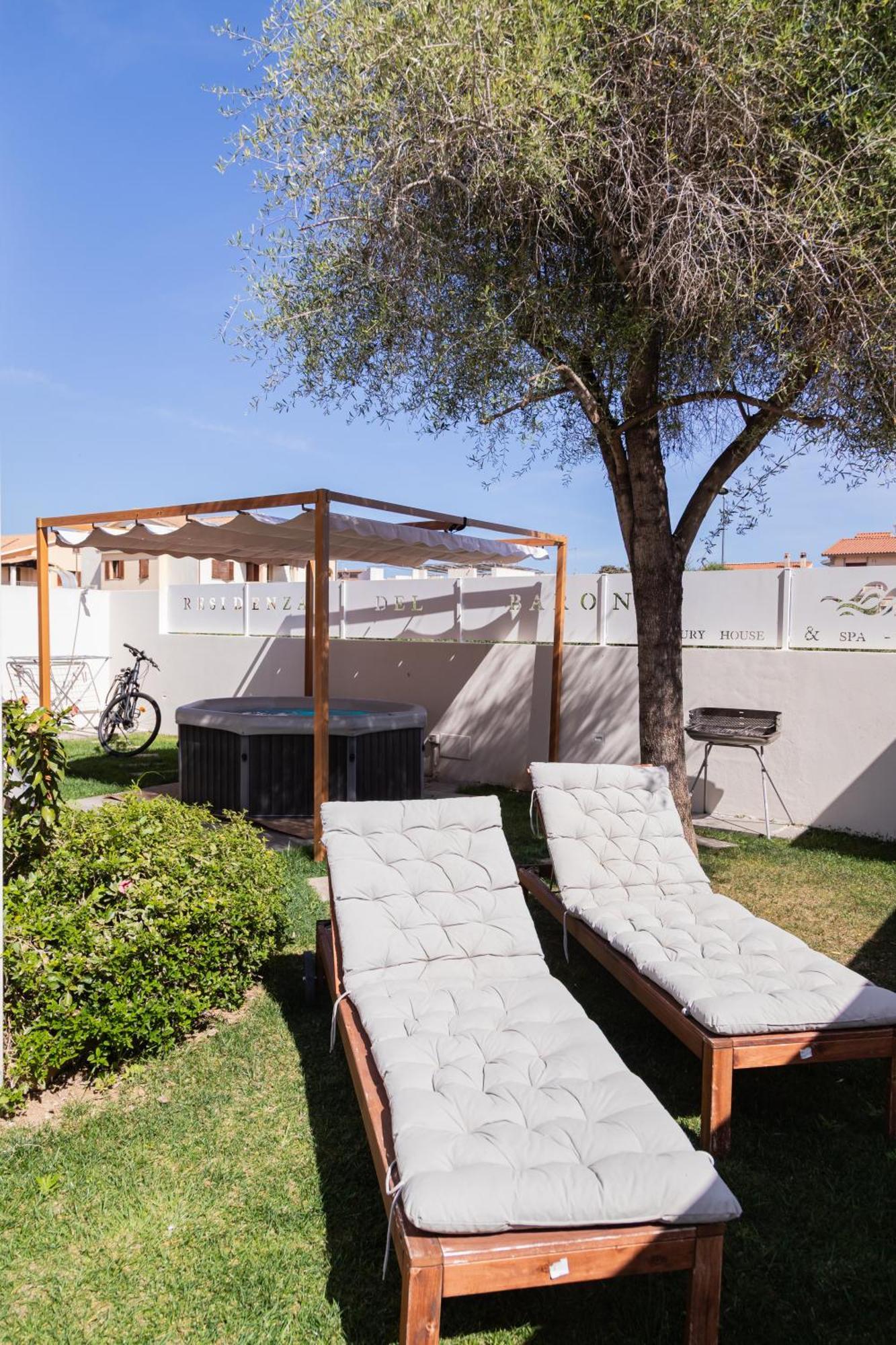 Residenza Del Barone Luxury House - Pula, Sardegna Appartement Buitenkant foto